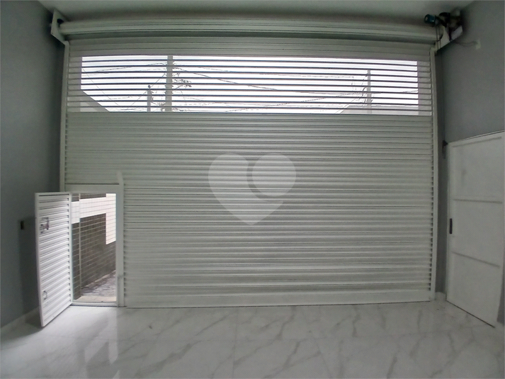 espaço interno de 150m² com pé direito de 4,5mts.