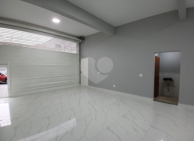 espaço interno de 150m² com pé direito de 4,5mts.