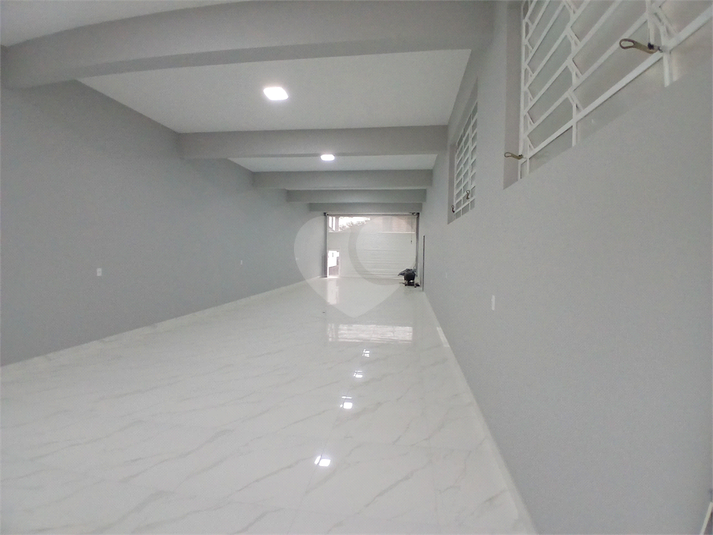 espaço interno de 150m² com pé direito de 4,5mts.