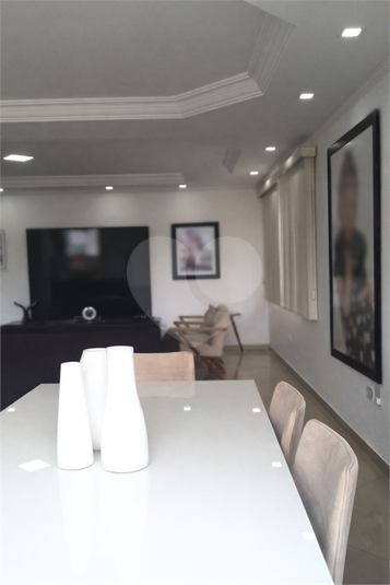 SALA AMPLA E AREJADA