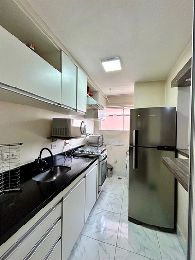 Ficarão o fogão, o exaustor e o forninho