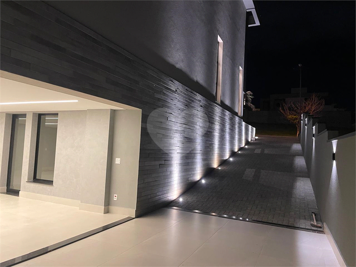 Acesso laterial para garegem 