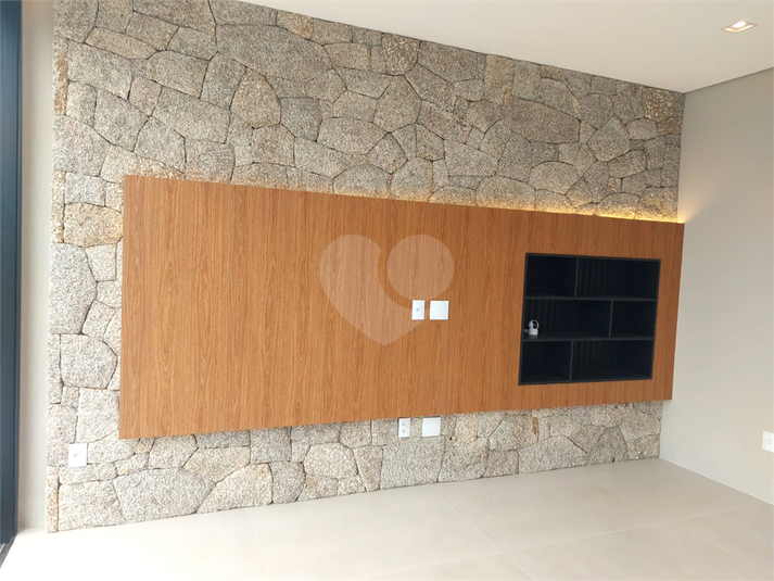 Area gourmet outro lado