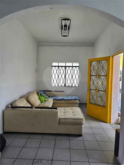 sala de estar junto à entrada social