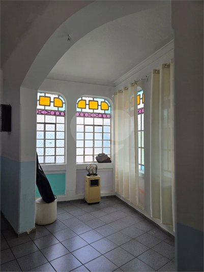 detalhe dos vitrais no living