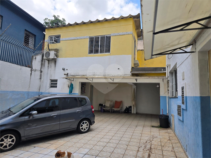 pátio descoberto e edícula