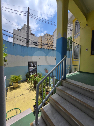 quintal integrado aos acessos sociais pelas ruas Jener e bueno de andrade