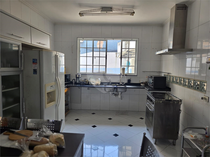 cozinha integrada à area de refeições