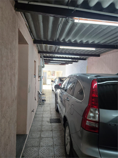 estacionamento coberto