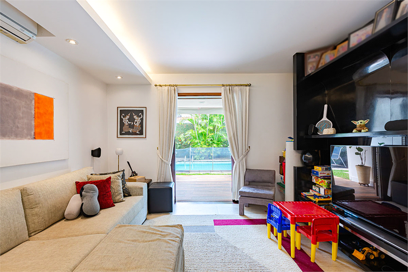 Foto REO1165067