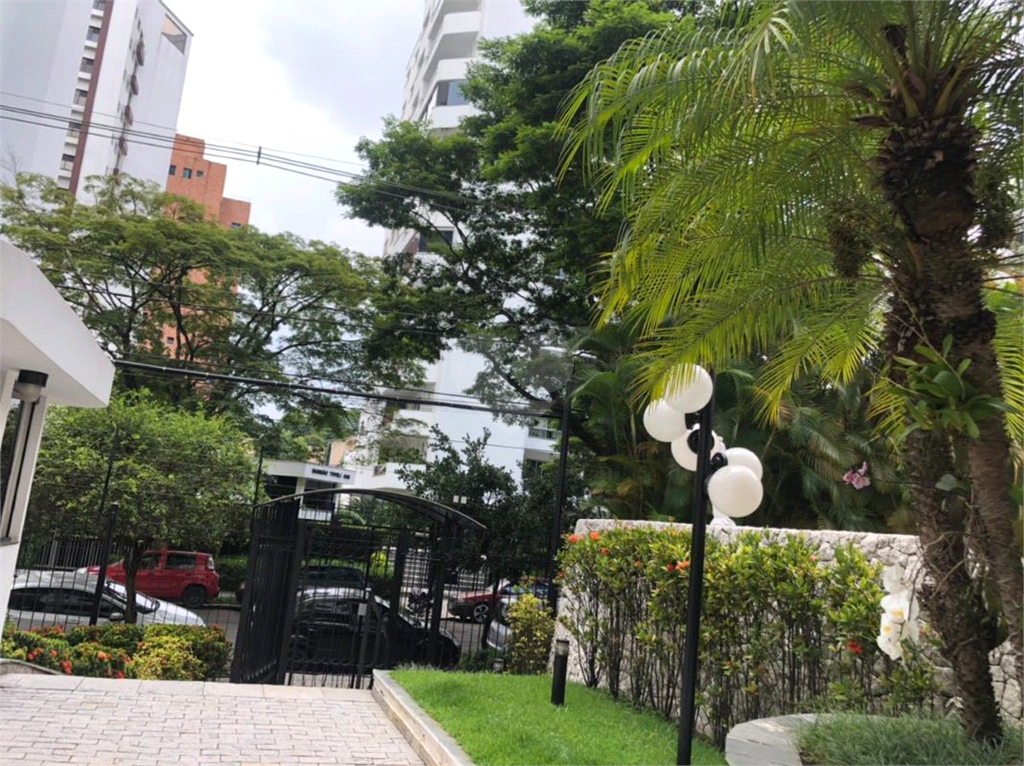 Venda Apartamento São Paulo Moema REO11653 22