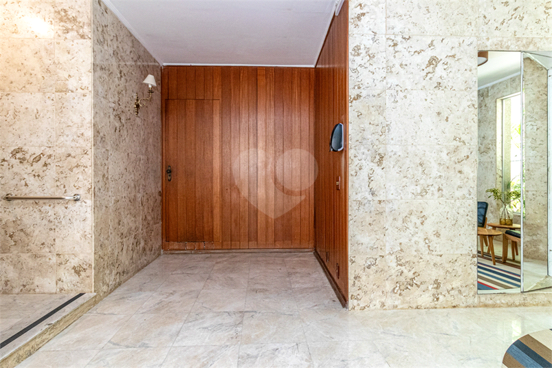 Foto REO1166049