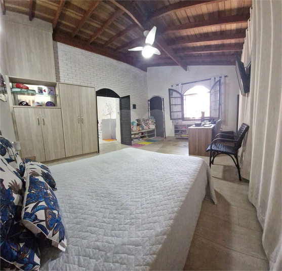 Foto REO1166652