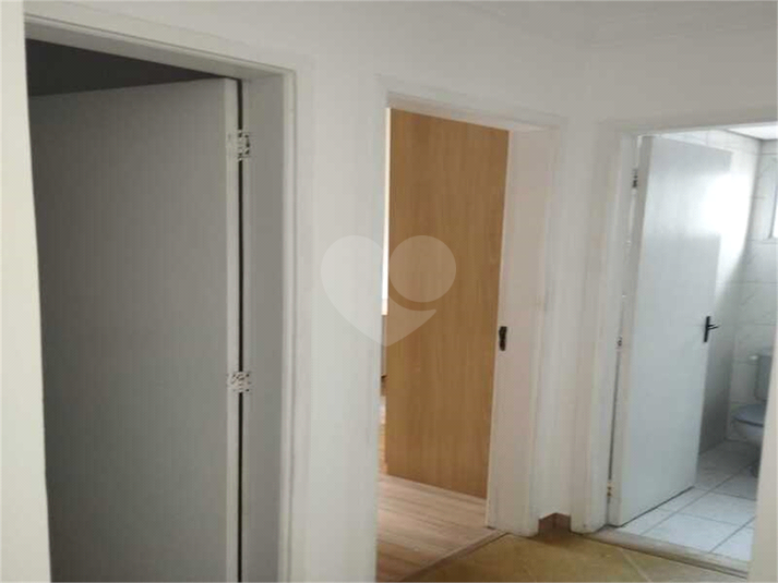 porta dos quartos e banheiro