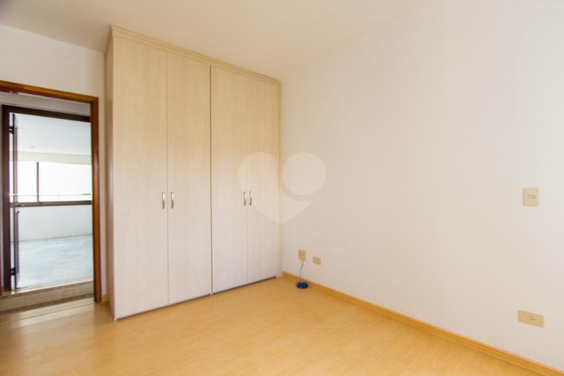 Venda Apartamento São Paulo Real Parque REO117393 24