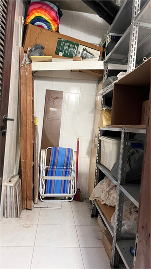 Box no subsolo com 3 m2.