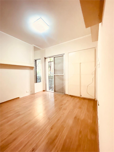 JANELA/PORTA COM VARANDA 