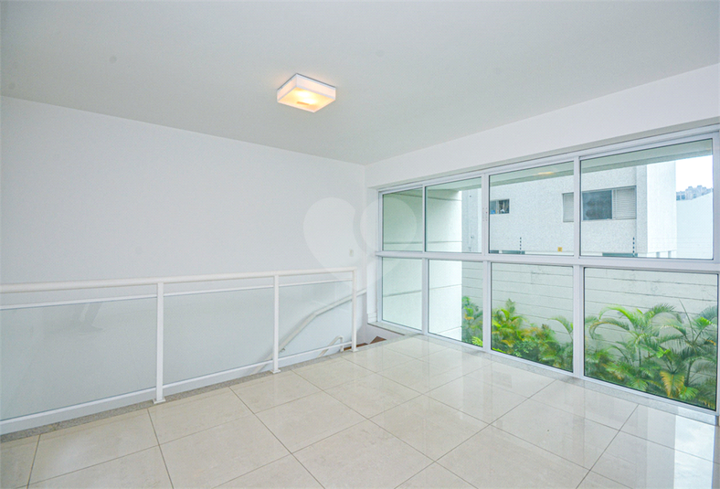 Foto REO1179927