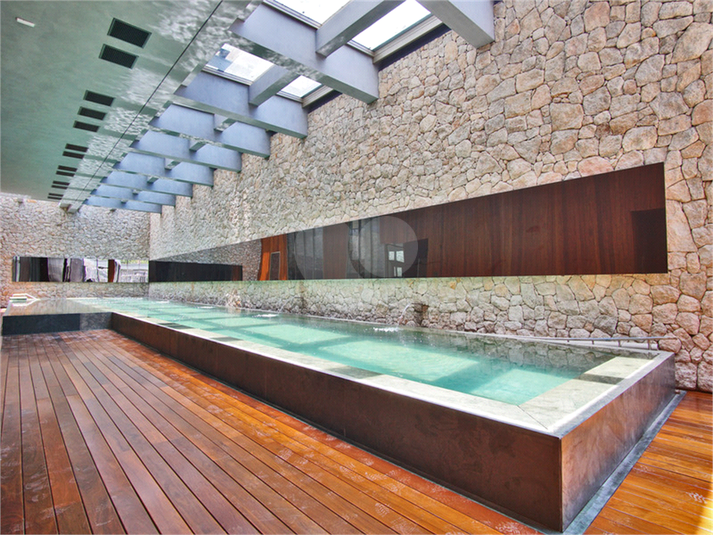 Foto REO1180947