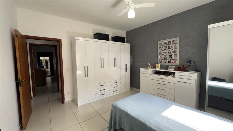 Foto REO1181575