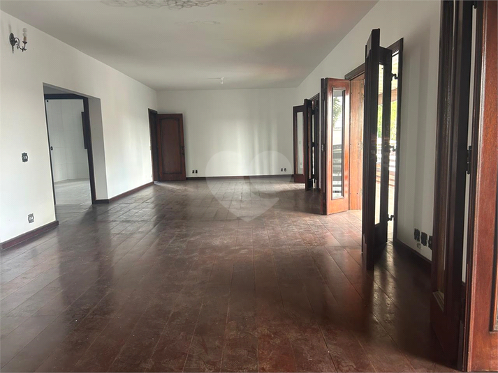 Foto REO1181920