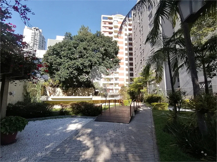 Foto REO1182140