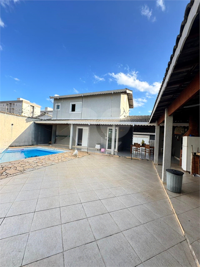 Foto REO1182249