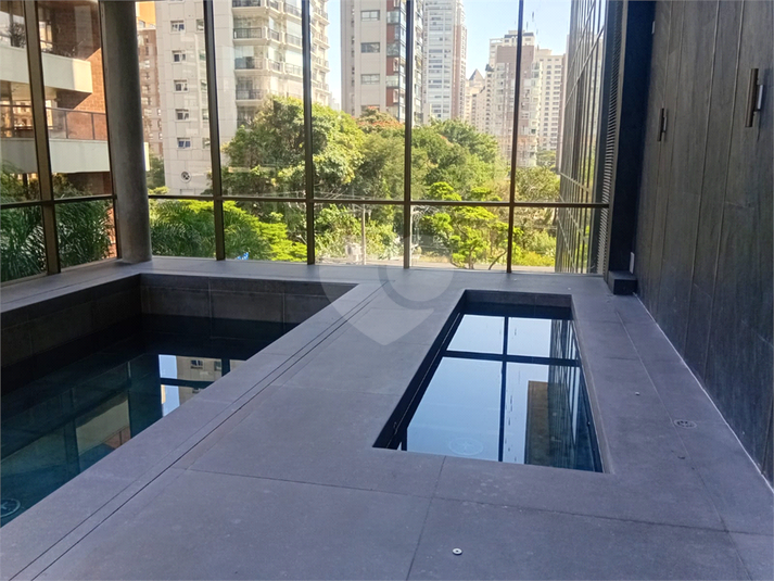 Foto REO1182400