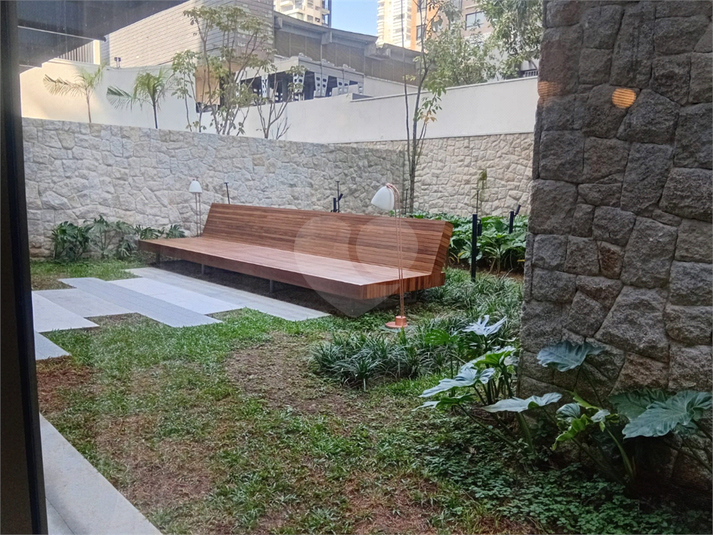 Foto REO1182400