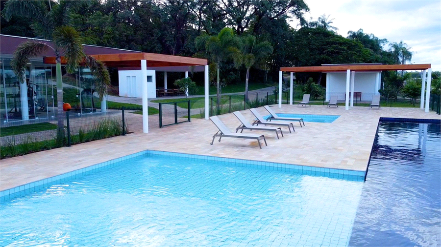 Foto REO1182557