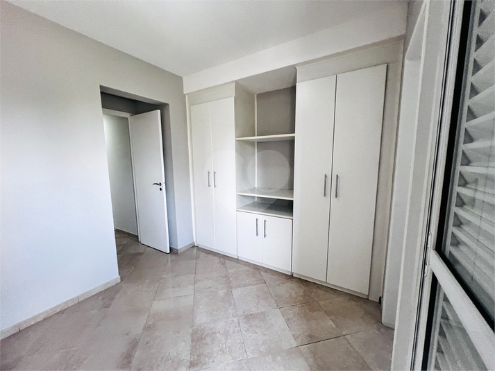 Foto REO1182569