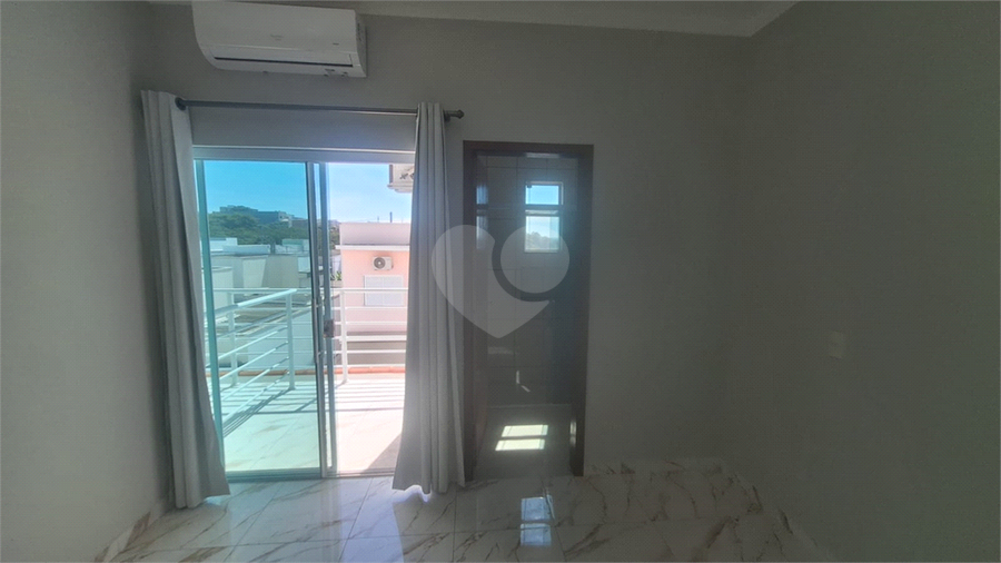 Foto REO1182762