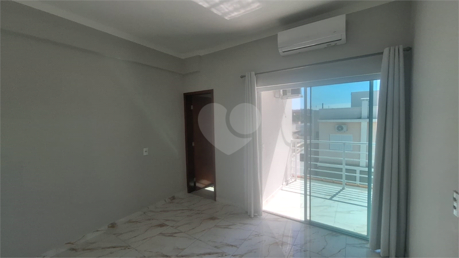 Foto REO1182762