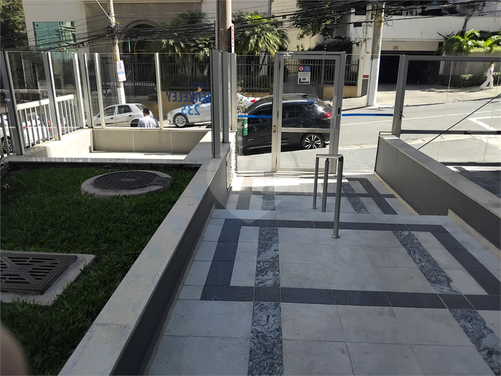 Foto REO1182840