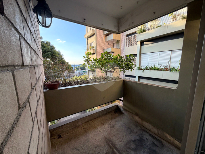 Foto REO1182896