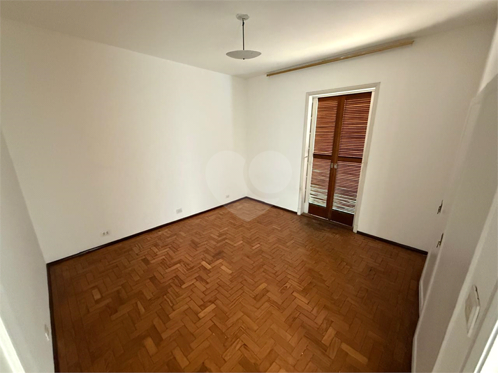 Foto REO1182941