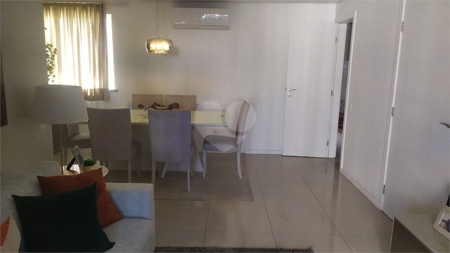 Foto REO1183095