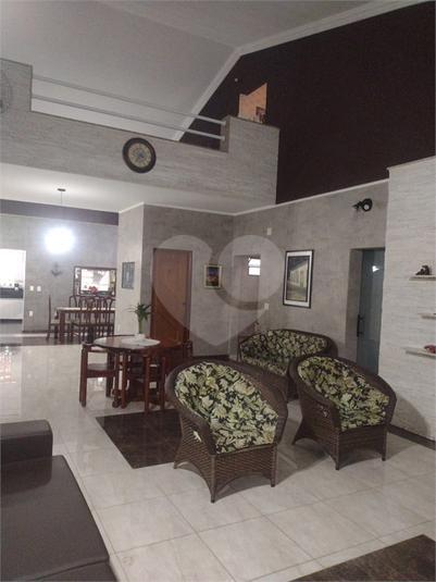 Foto REO1184161