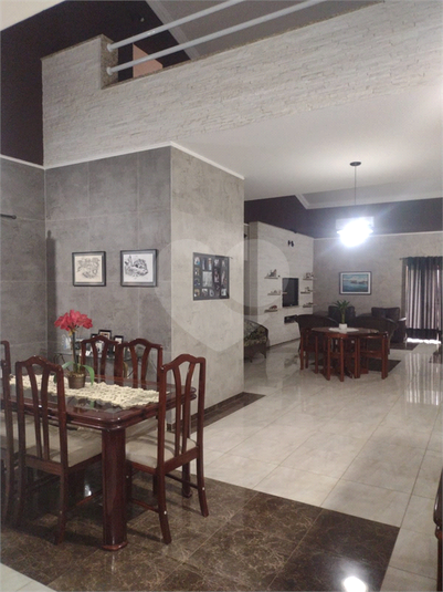 Foto REO1184161