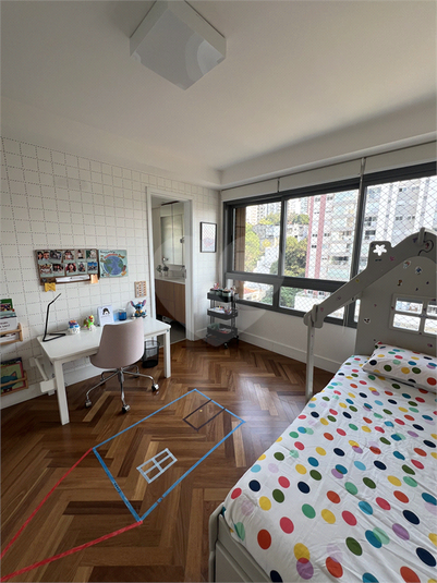 Foto REO118433