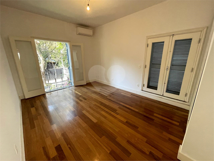 Foto REO118993