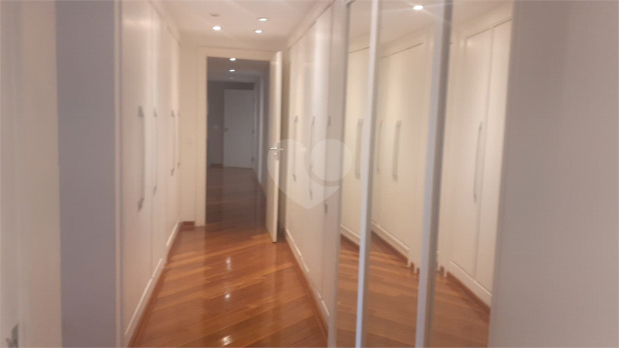 Foto REO122723