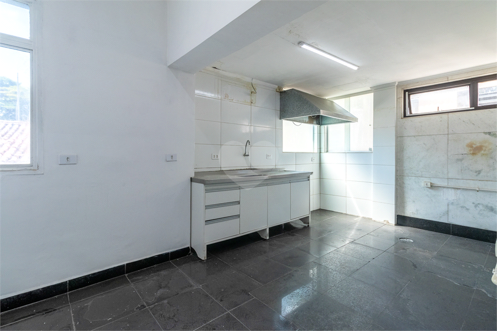 Venda Casa São Paulo Pacaembu REO122873 35