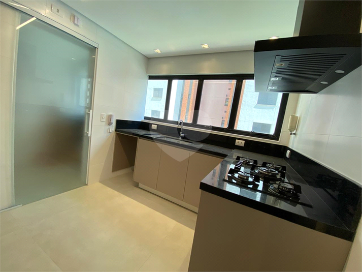 Venda Apartamento São Paulo Moema REO123653 43