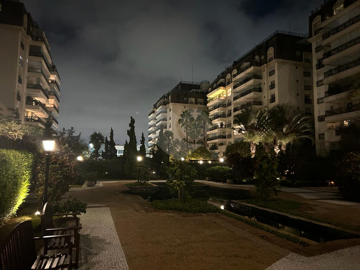 Foto REO125137