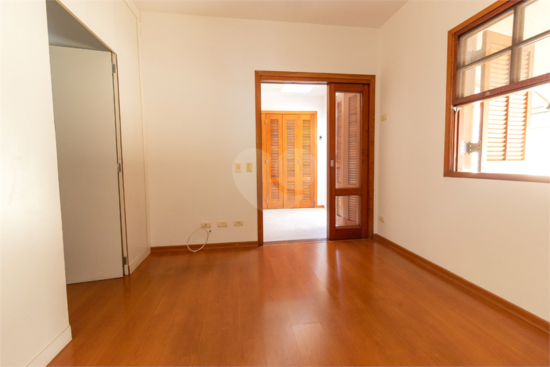 Foto REO128220