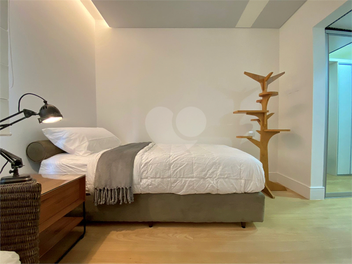 Foto REO131880