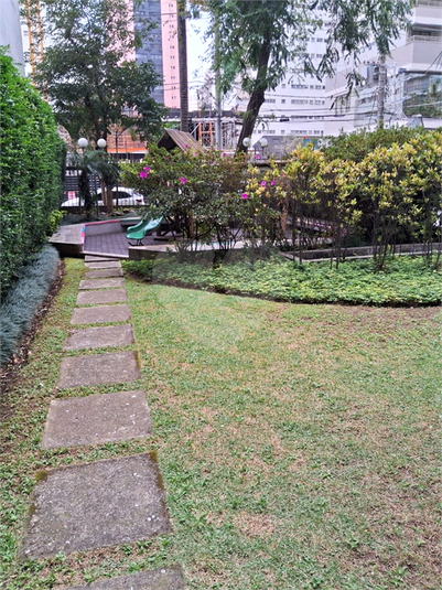 Foto REO136979