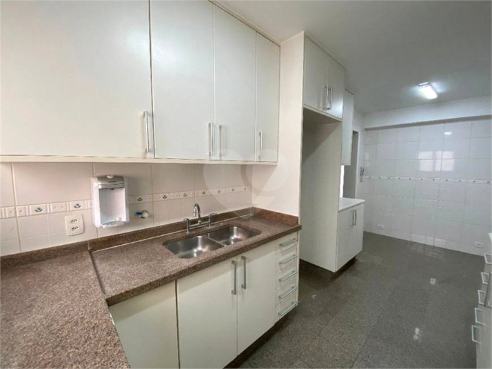 Foto REO136989
