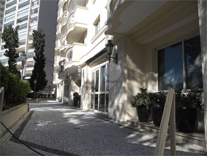 Foto REO136989